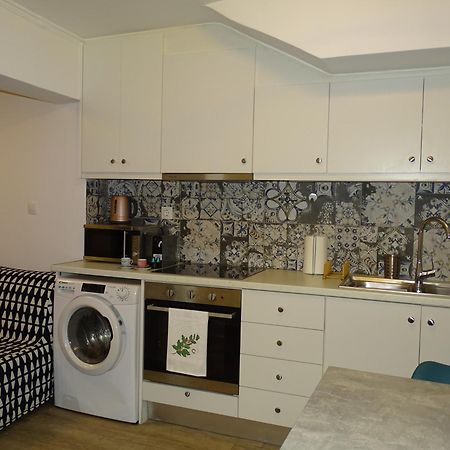 Stylish, Comfortable, Basement Loft-Like Apartment With Amenities Athens Exterior photo